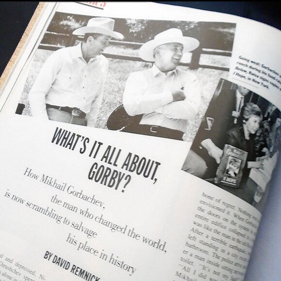 Vintage Vanity Fair Magazines with Demi Moore - 90s Collectible Bundle - Picture 9 of 11